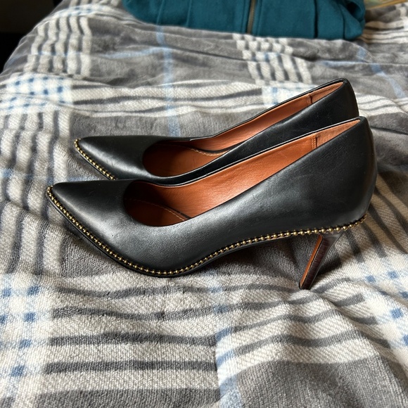 Coach women's pump with beadchain - Picture 9 of 11